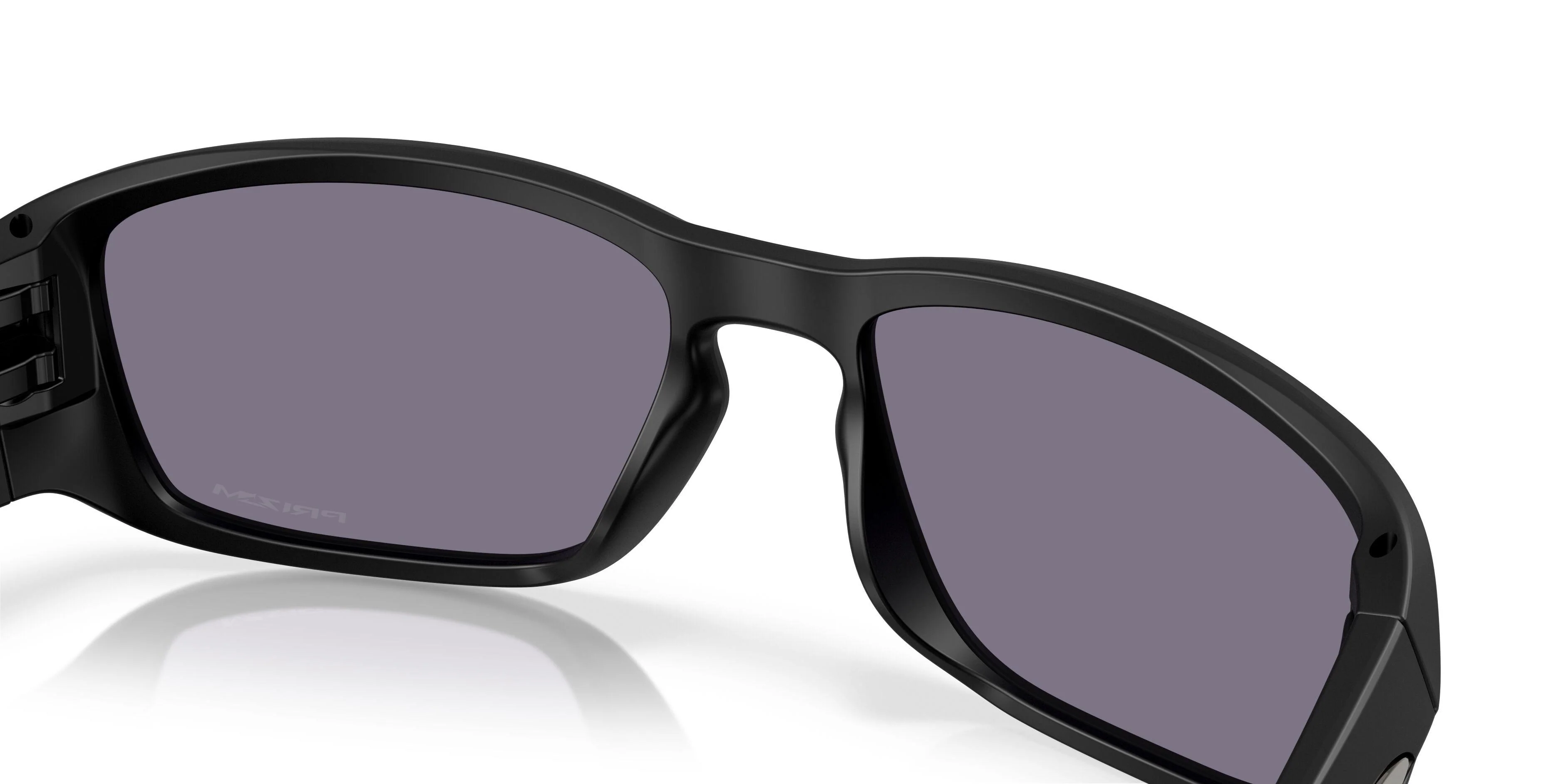 Oakley Tourniquet 9521 Sunglasses - Image 13